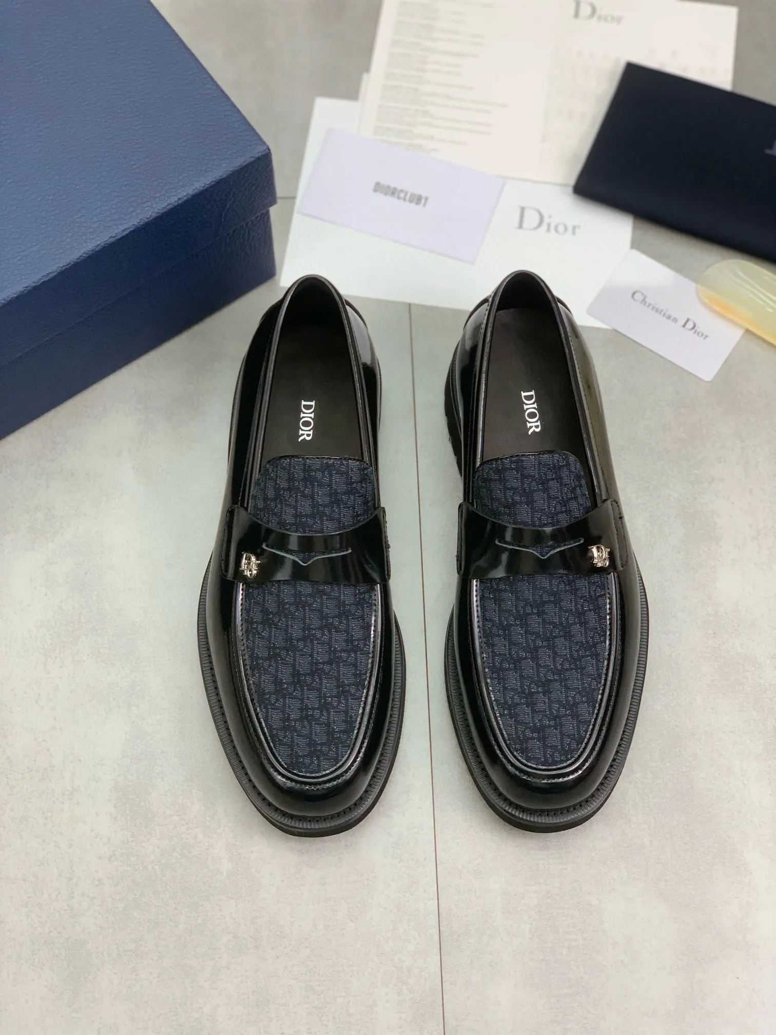 Factory price P860💰Original quality, top version🔱 DIOR——Dior Men's business casual leather shoes, top quality products. 1:1 shipment ⬆️Luxurious and noble👞All imported original brand fabrics, just to create a more comfortable wearing experience, upper: original selected open edge beaded calfskin ➕Top imported water-dyed full cow lining, original light and comfortable foam outsole ✔️Number: 39-44 (38.45 can be customized)